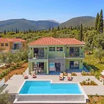 Villa Mandolin By *