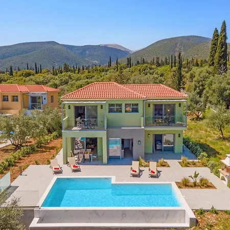 Villa Mandolin By *